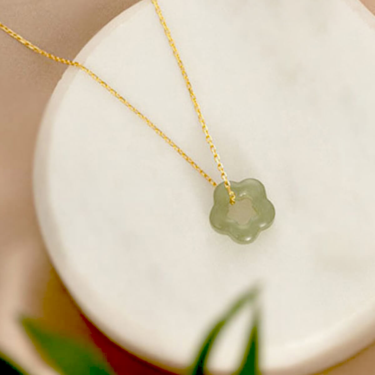 FLOWER JADE NECKLACE - Concordia Style Boutique