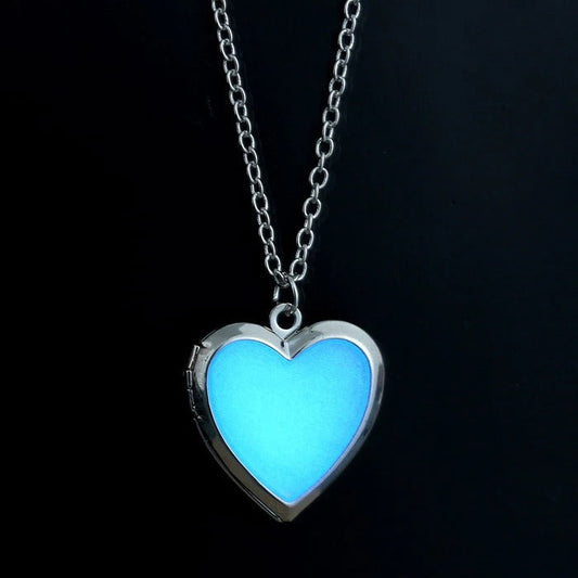 LUMINOUS HEART NECKLACE - Concordia Style Boutique
