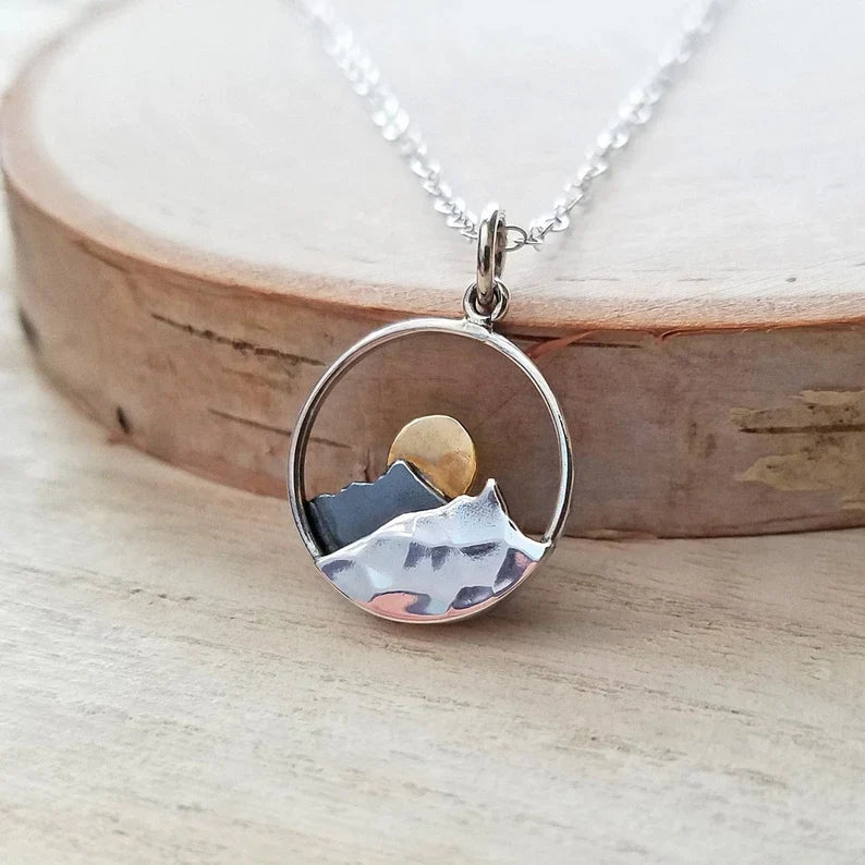 MOUNTAIN NECKLACE - Concordia Style Boutique