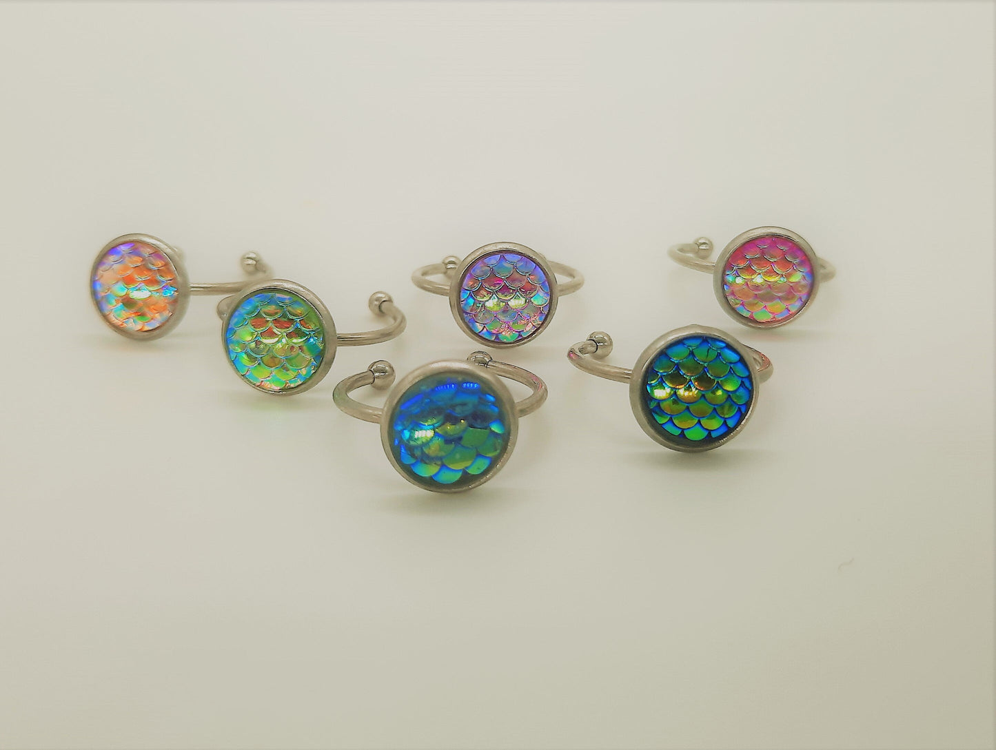 Iridescent 10mm Mermaid Scale Finger Cuff Ring