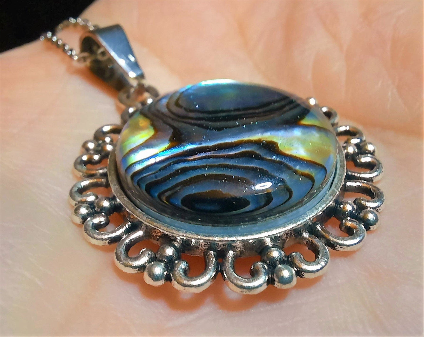 Abalone / Paua Seashell Tibetan Style Pendant Necklace