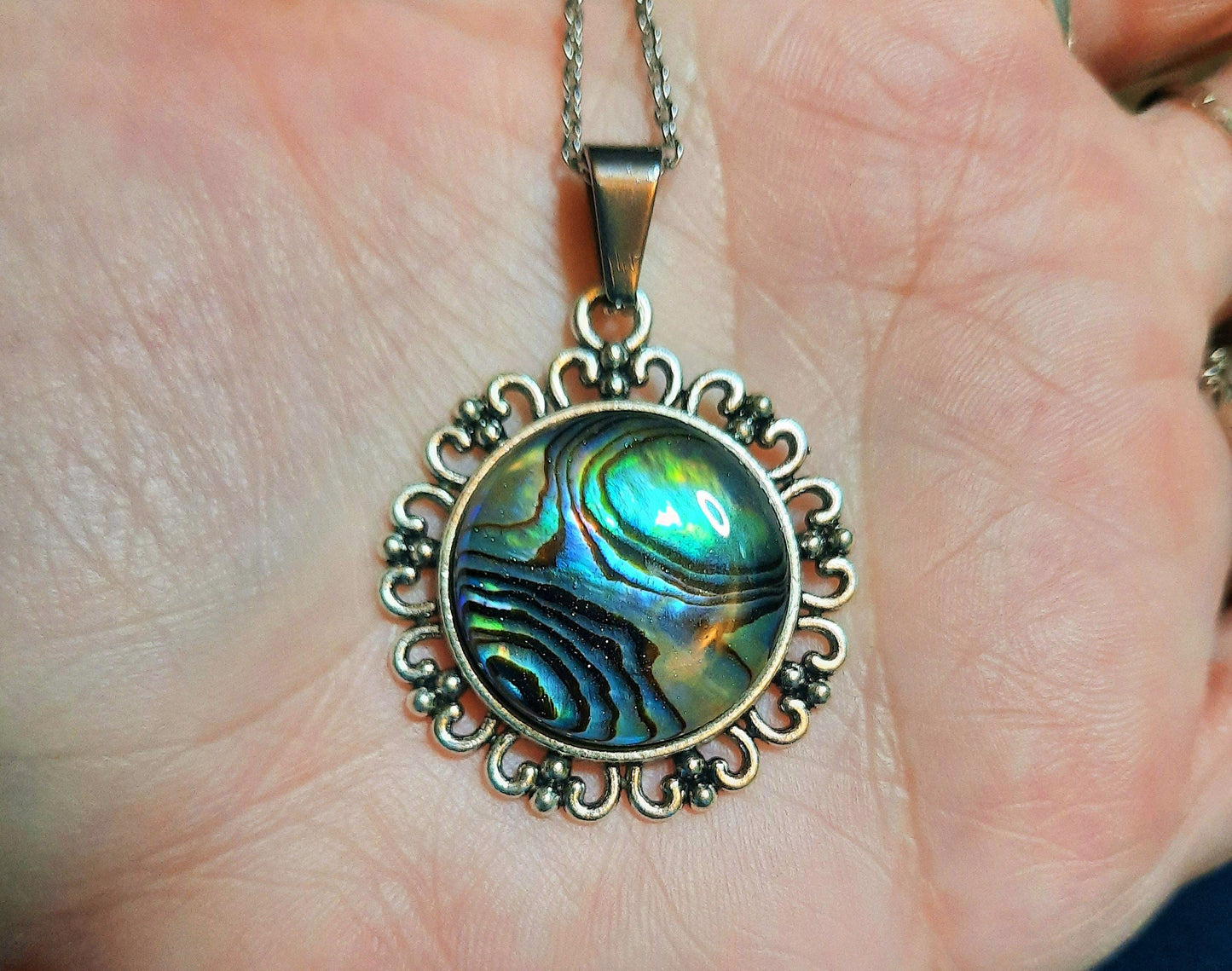 Abalone / Paua Seashell Tibetan Style Pendant Necklace