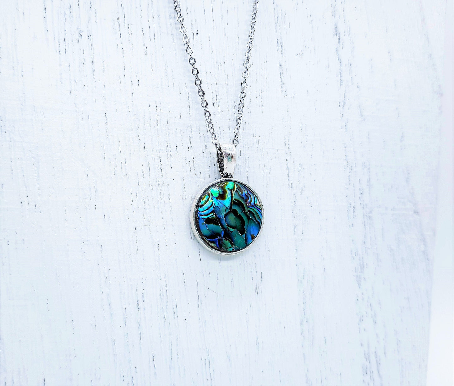 Cracked Abalone / Paua Seashell Pendant Necklace