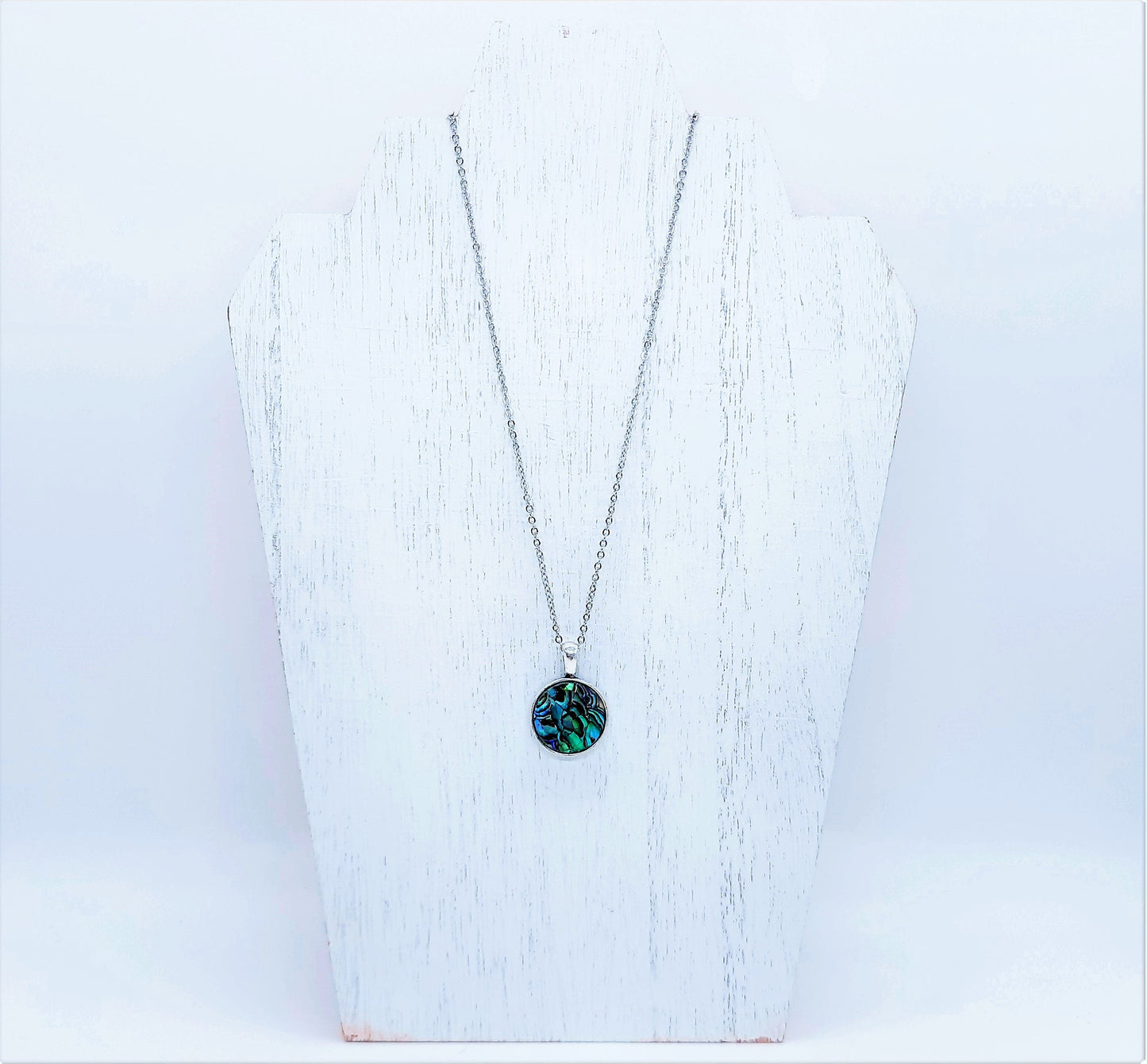 Cracked Abalone / Paua Seashell Pendant Necklace