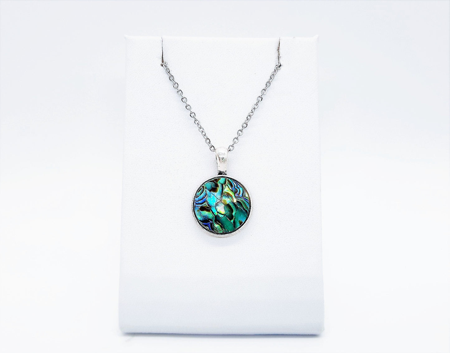 Cracked Abalone / Paua Seashell Pendant Necklace
