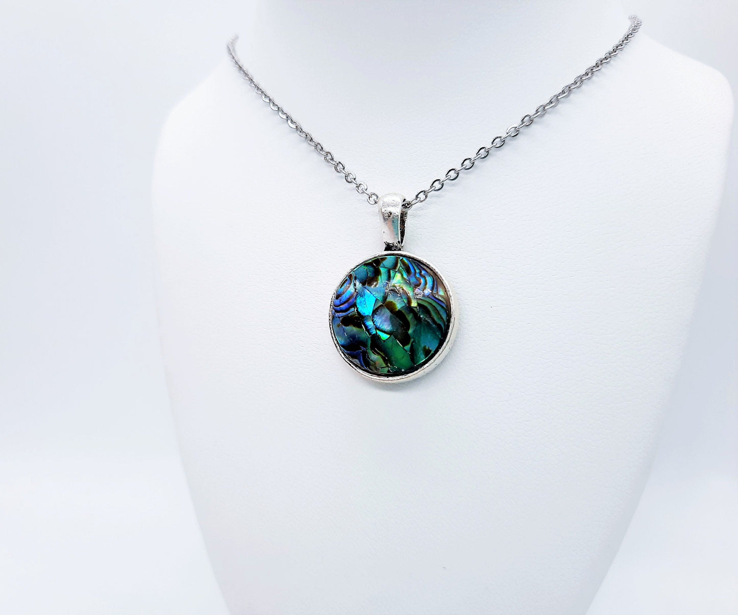 Cracked Abalone / Paua Seashell Pendant Necklace