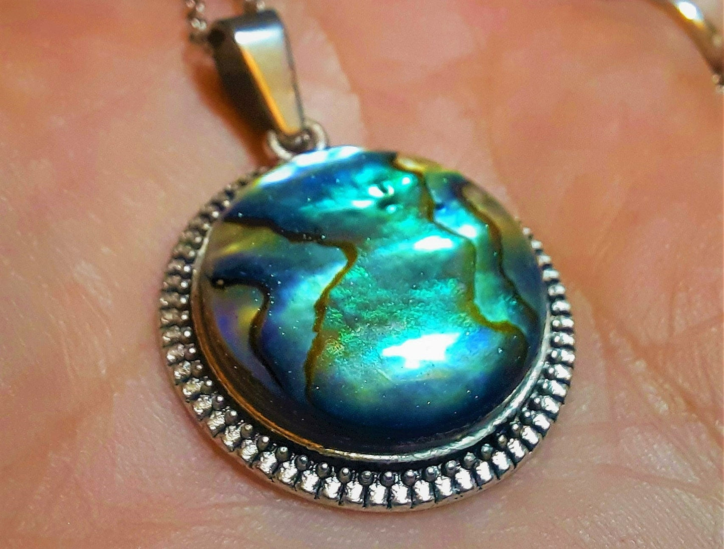 Abalone / Paua Seashell Tibetan Style Pendant Necklace