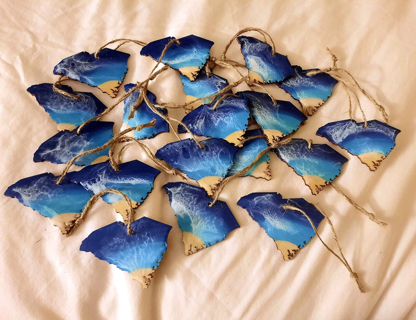 Resin on Wood Seascape US State Christmas Ornament