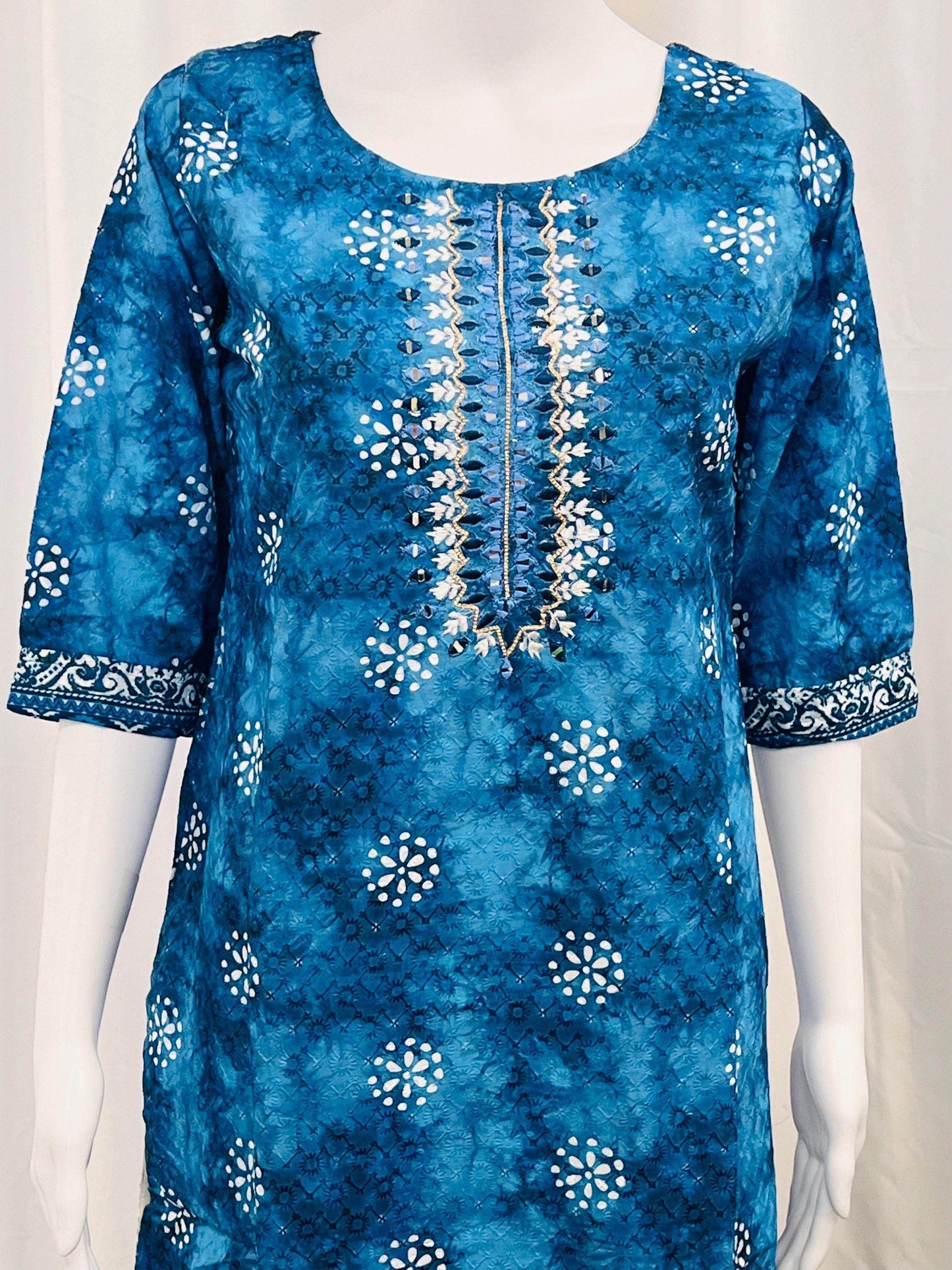 Cotton chikankari kurti