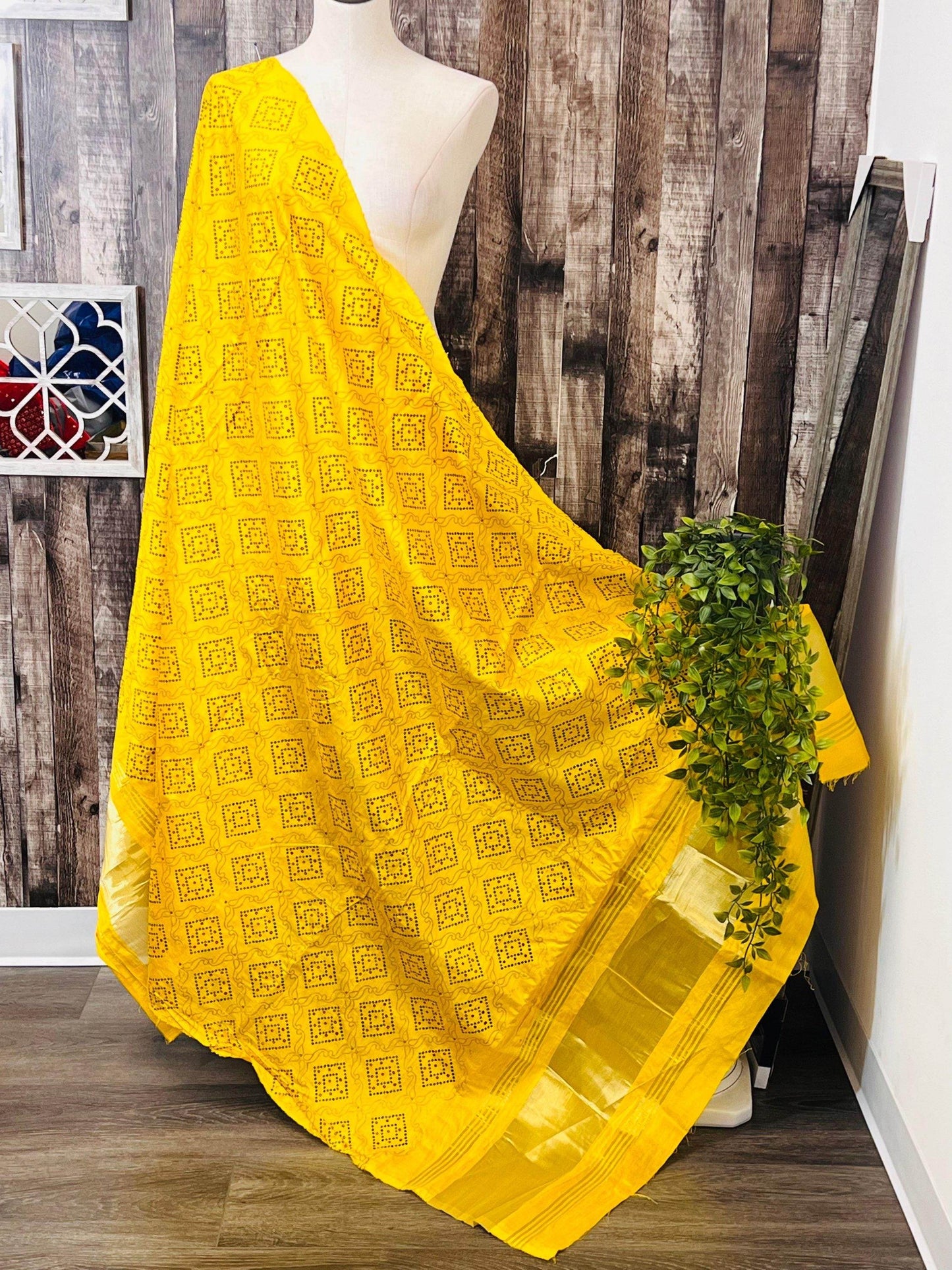 Bandhani print dupatta