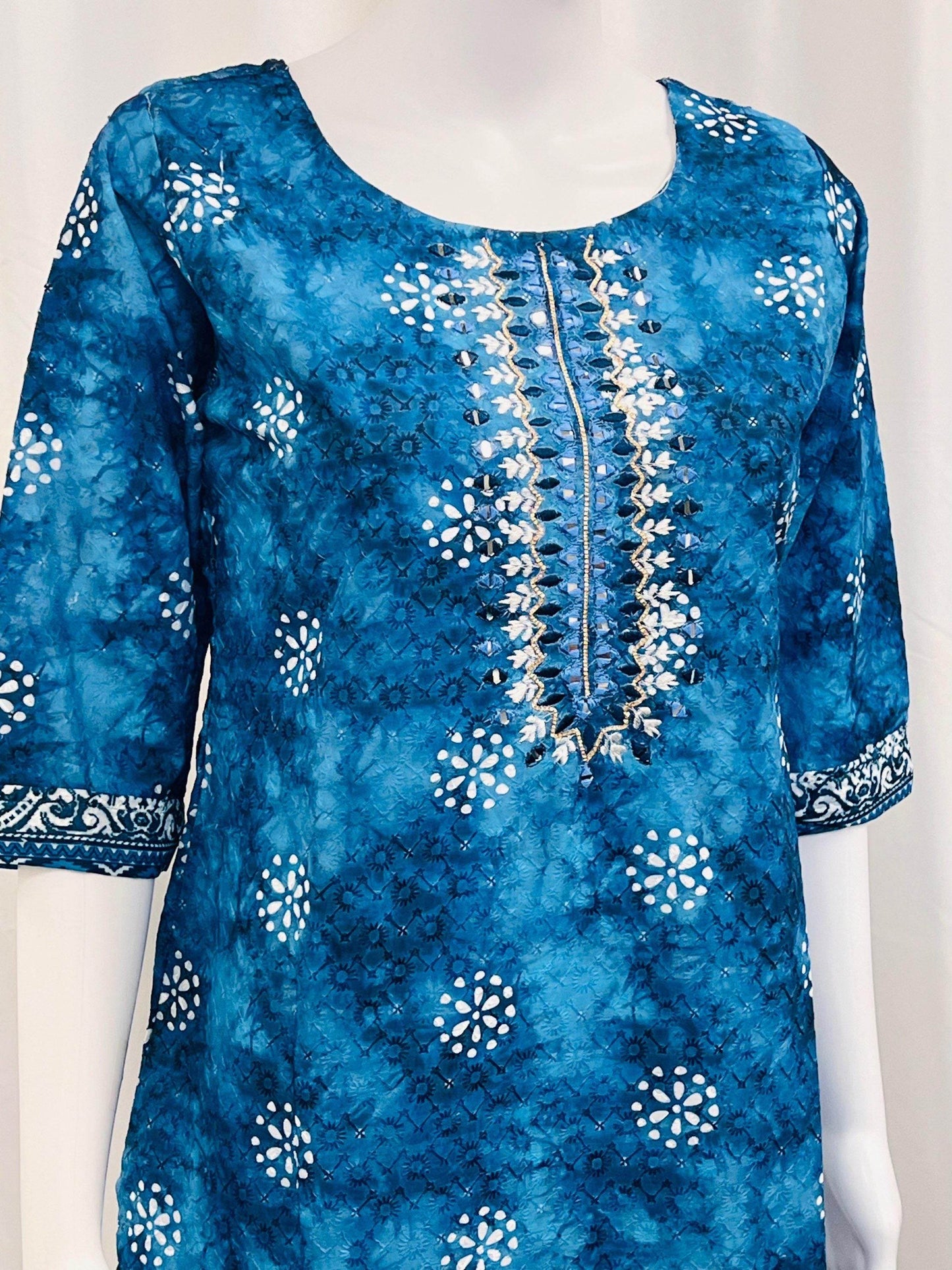 Cotton chikankari kurti