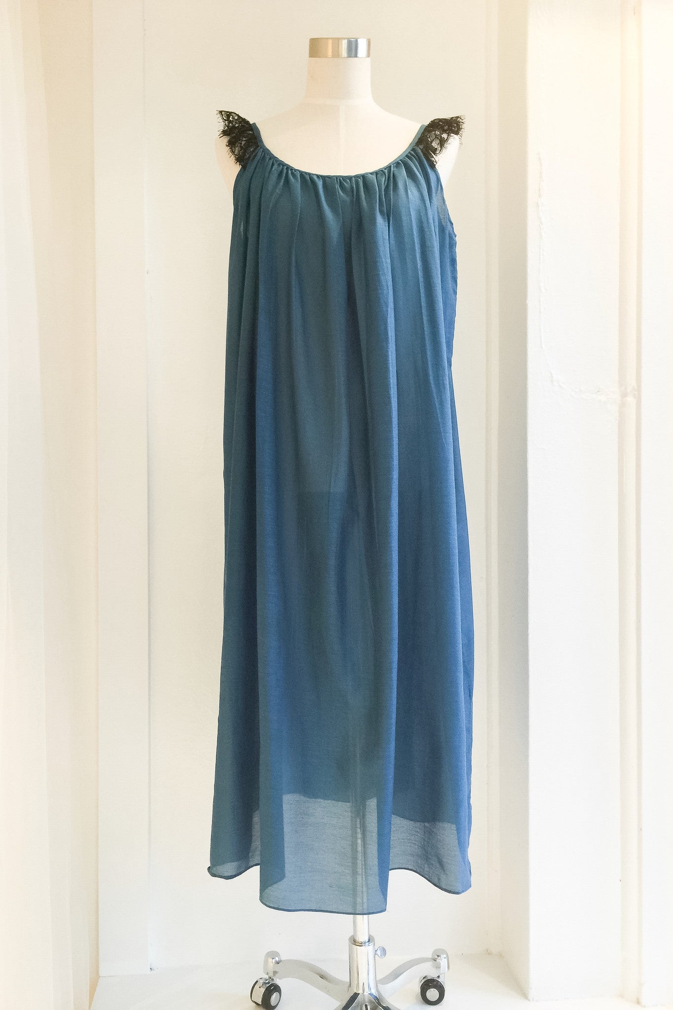 Betty Curve Long Gown