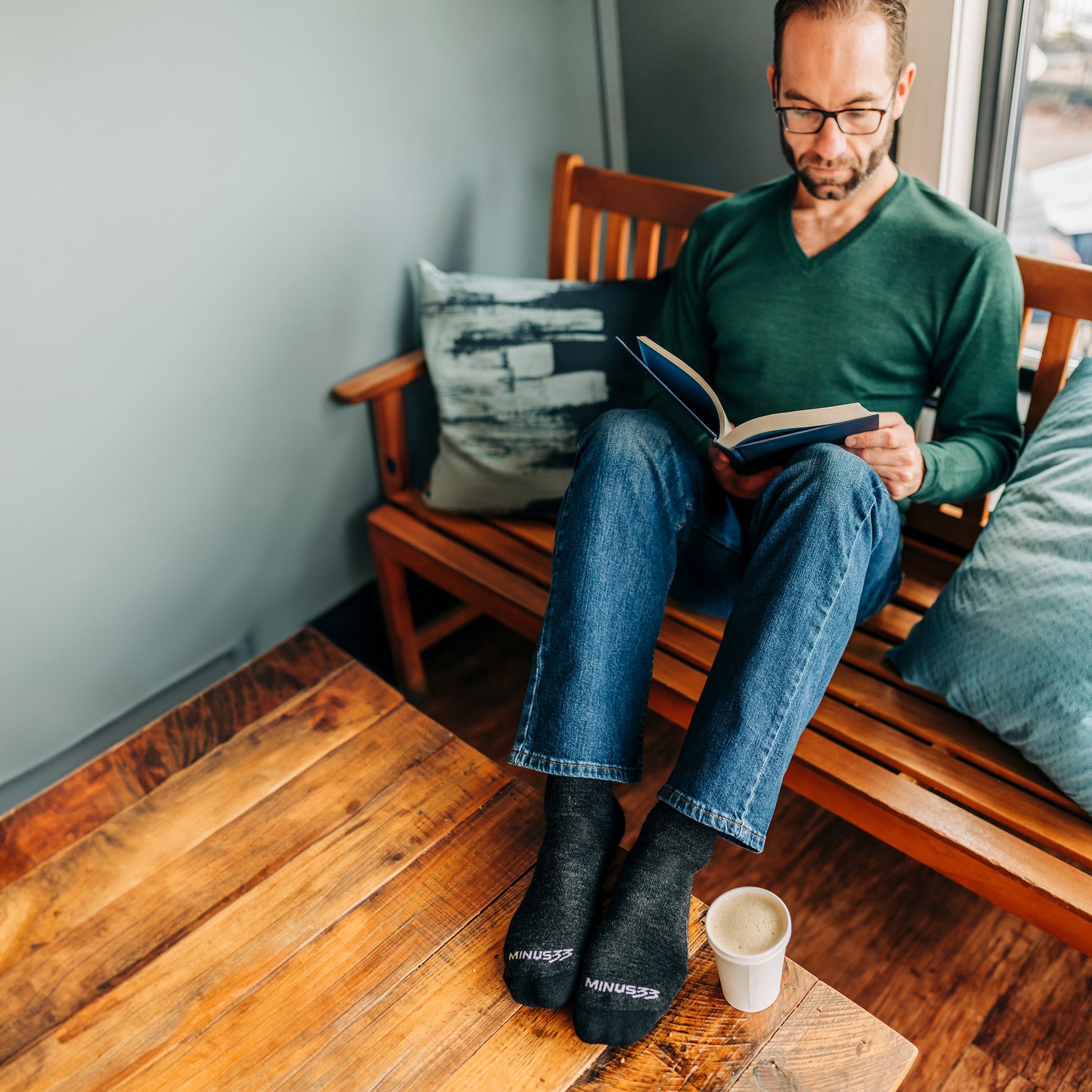 Midweight - Men's Long Sleeve V-Neck 100% Merino Wool - Concordia Style Boutique