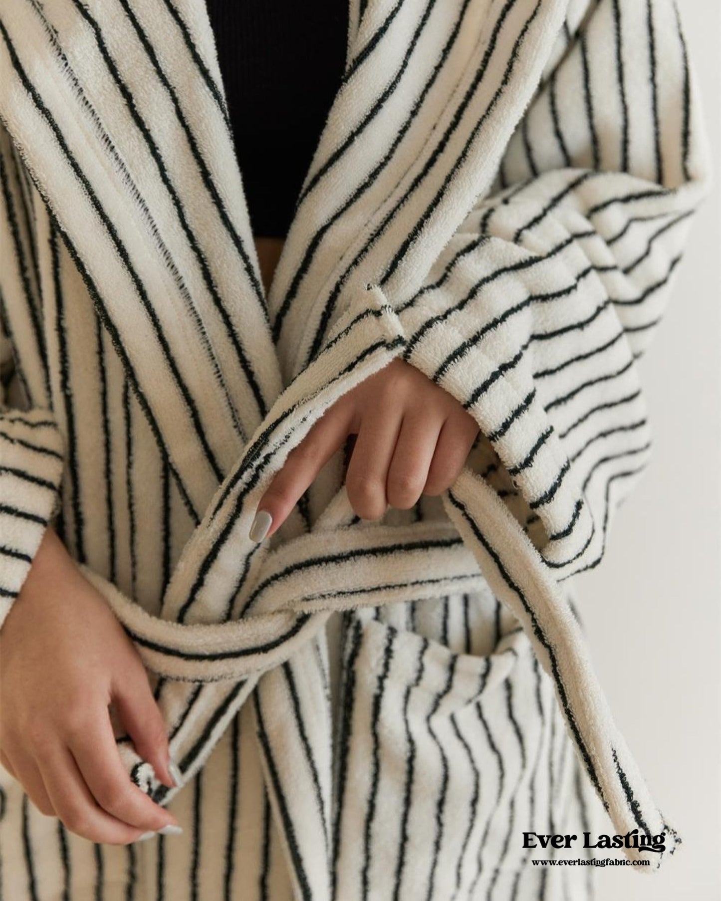 Minimalist Thin Striped Hooded Bathrobe