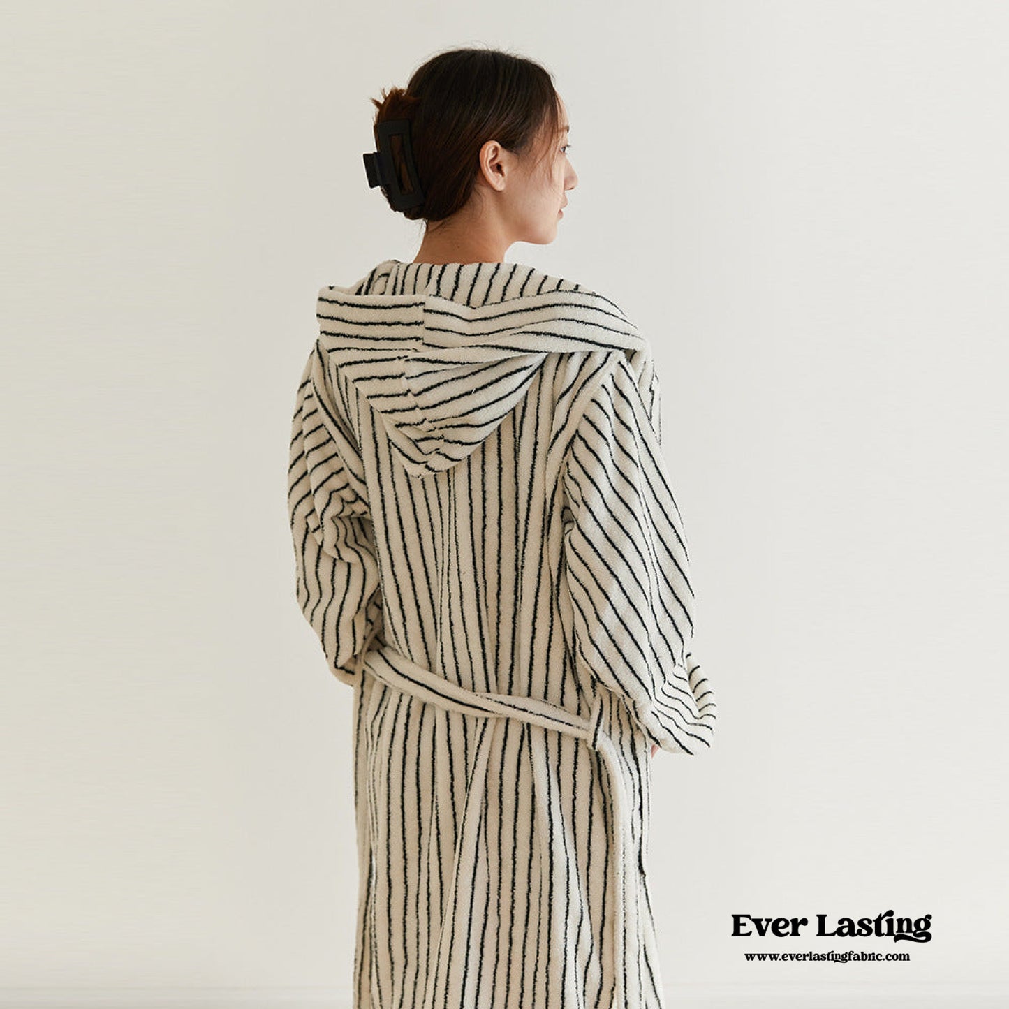 Minimalist Thin Striped Hooded Bathrobe