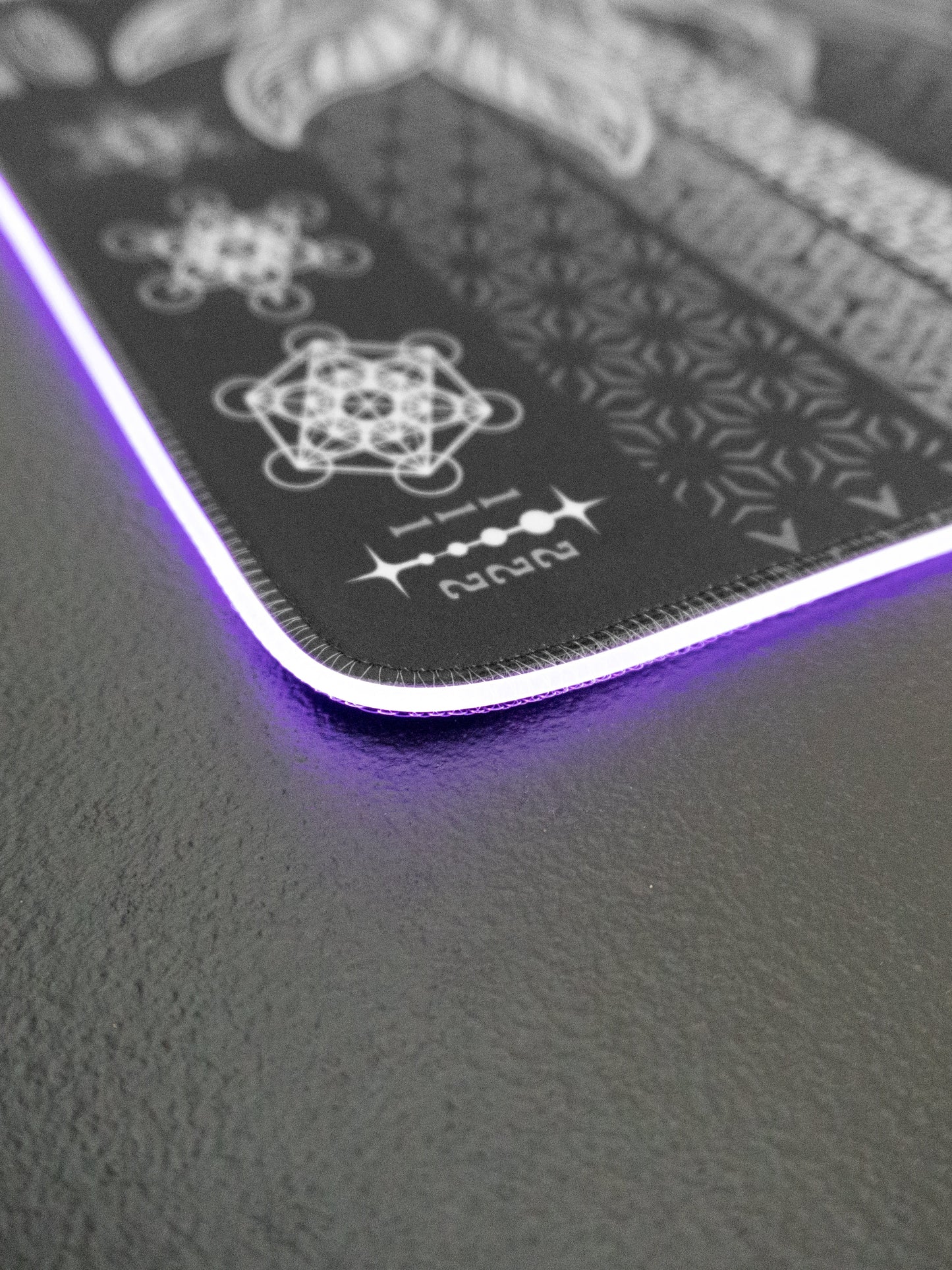 WOUNDS TO WISDOM V1 • MONOCHROME • XXL RGB GAMING MOUSEPAD - Concordia Style Boutique