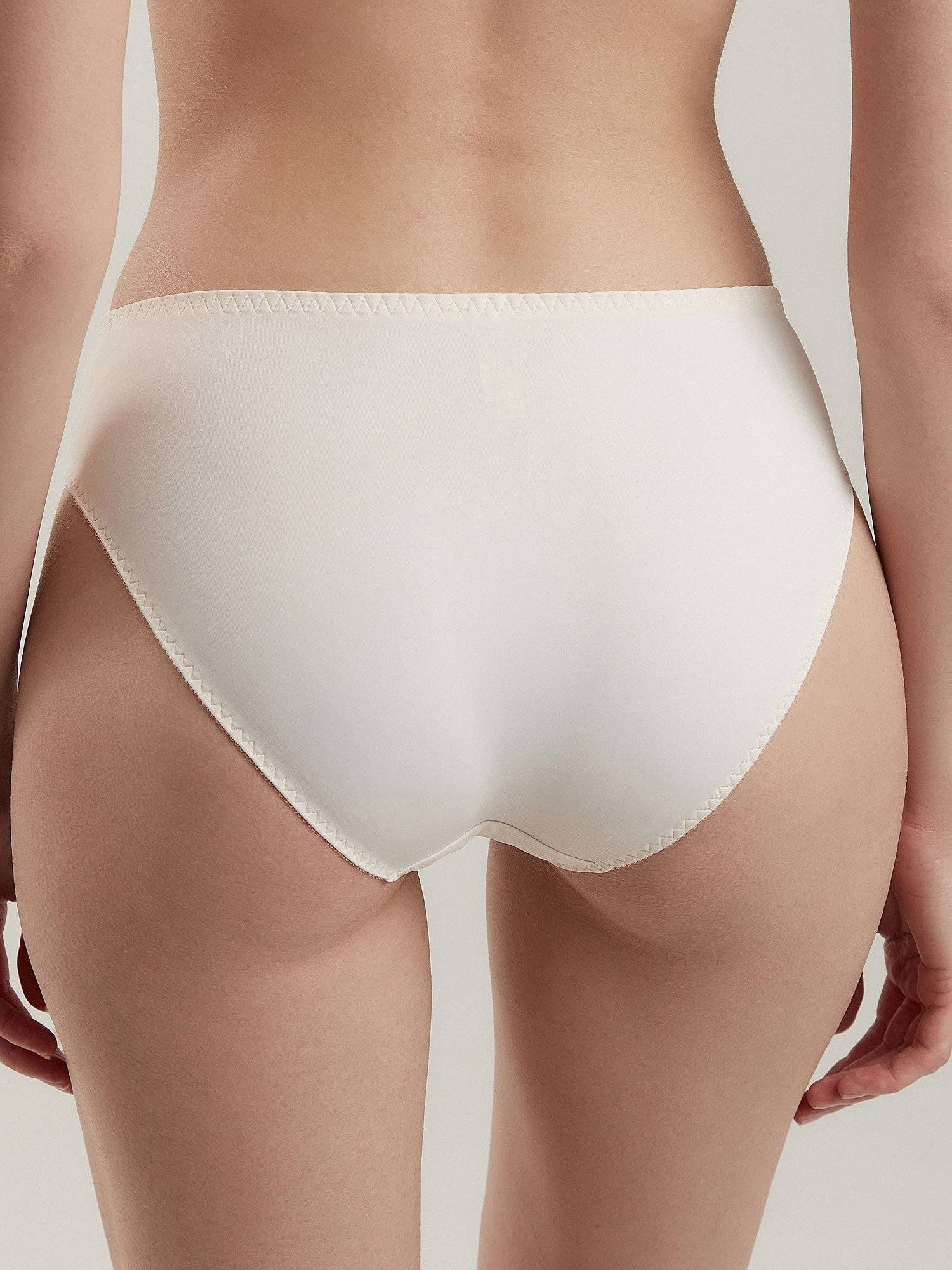 Panties Conte Aura RP3080 - Slip With a Mid-Rise Waistline - Concordia Style Boutique