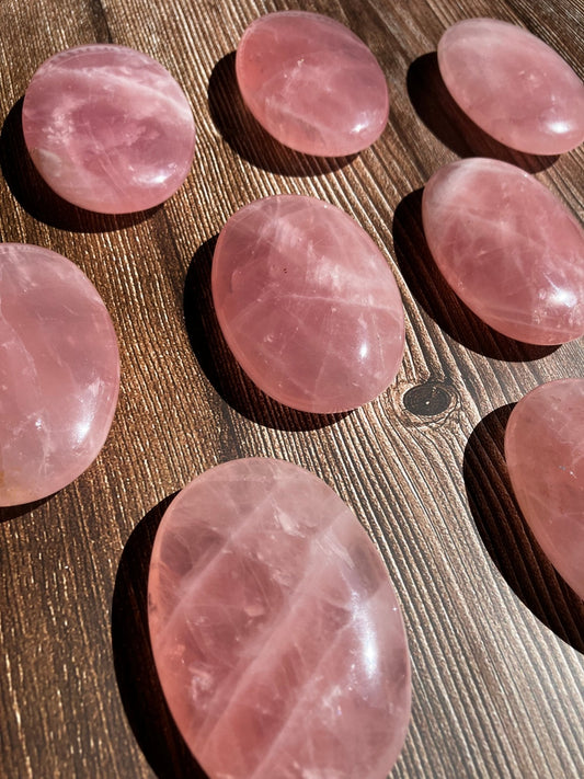 Rose Quartz Palm Stone – Deep Pink, Intuitive Pick