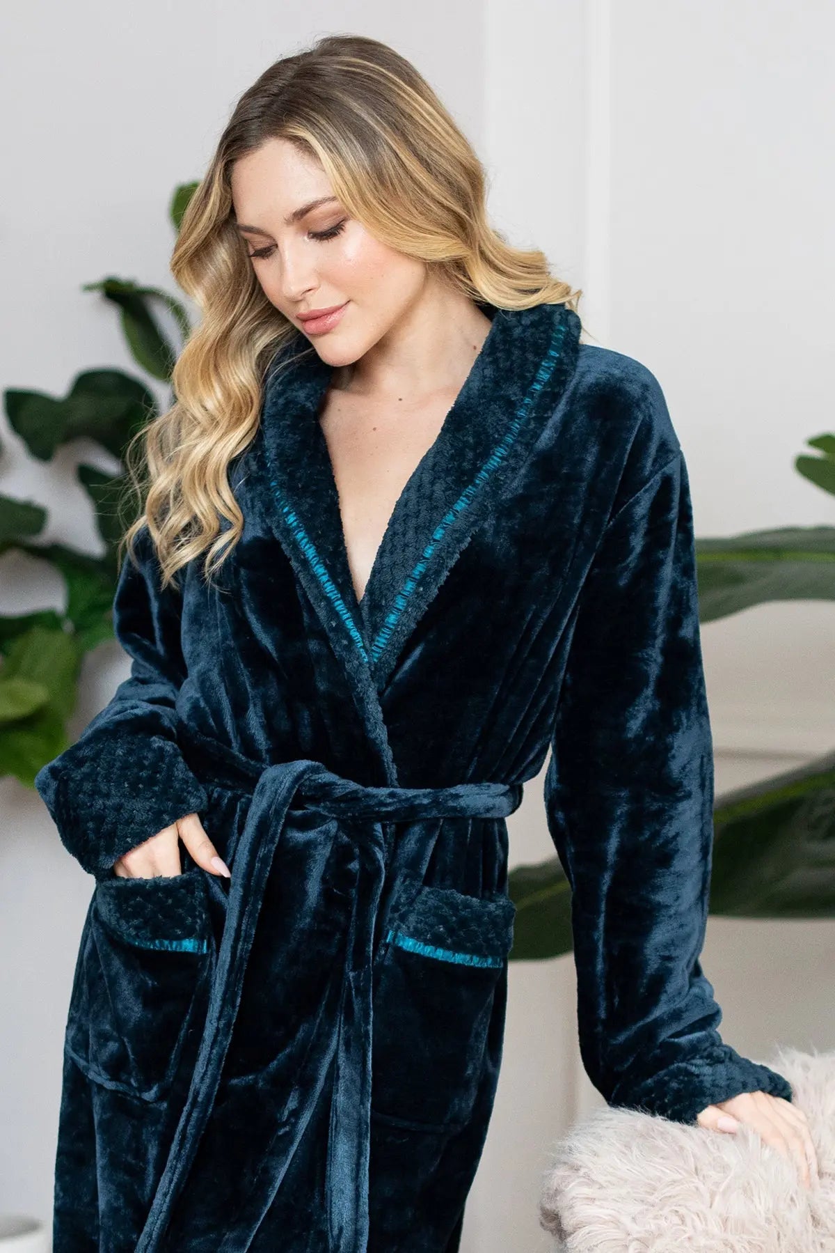Women's Ultra Soft Plush Bathrobe - Concordia Style Boutique