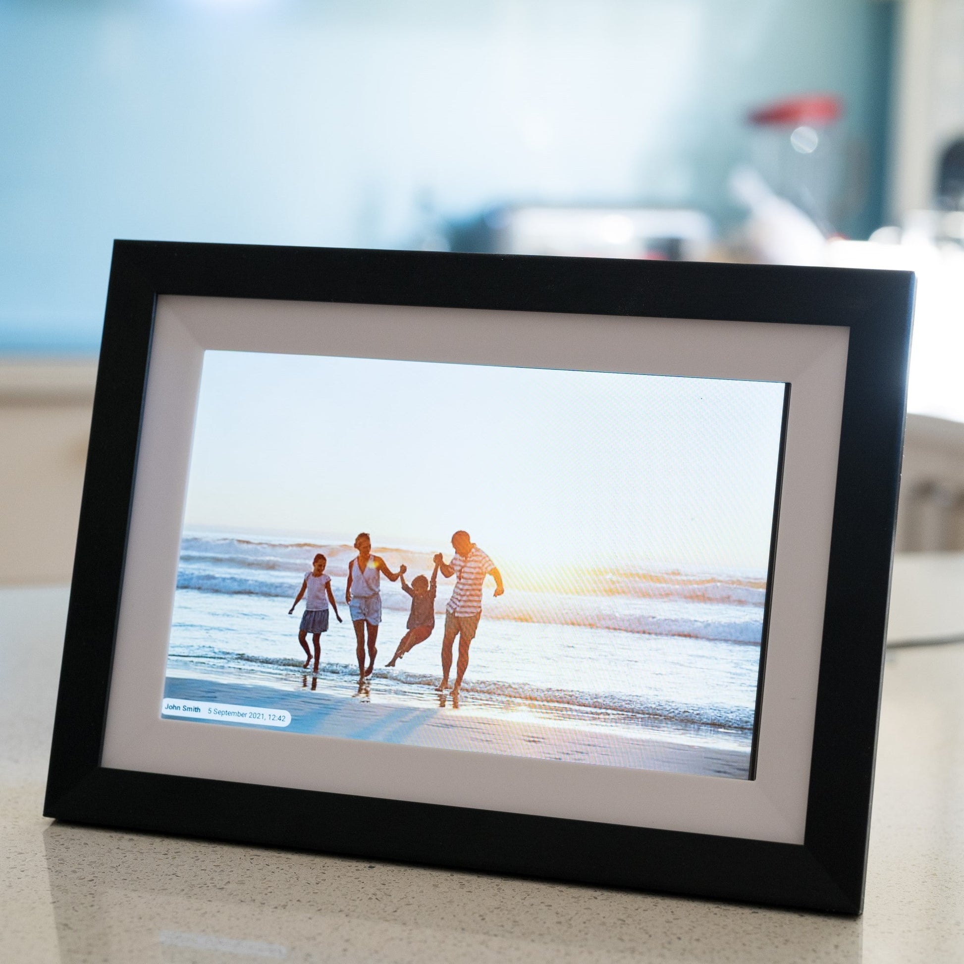 Connected Photo Frame - Concordia Style Boutique