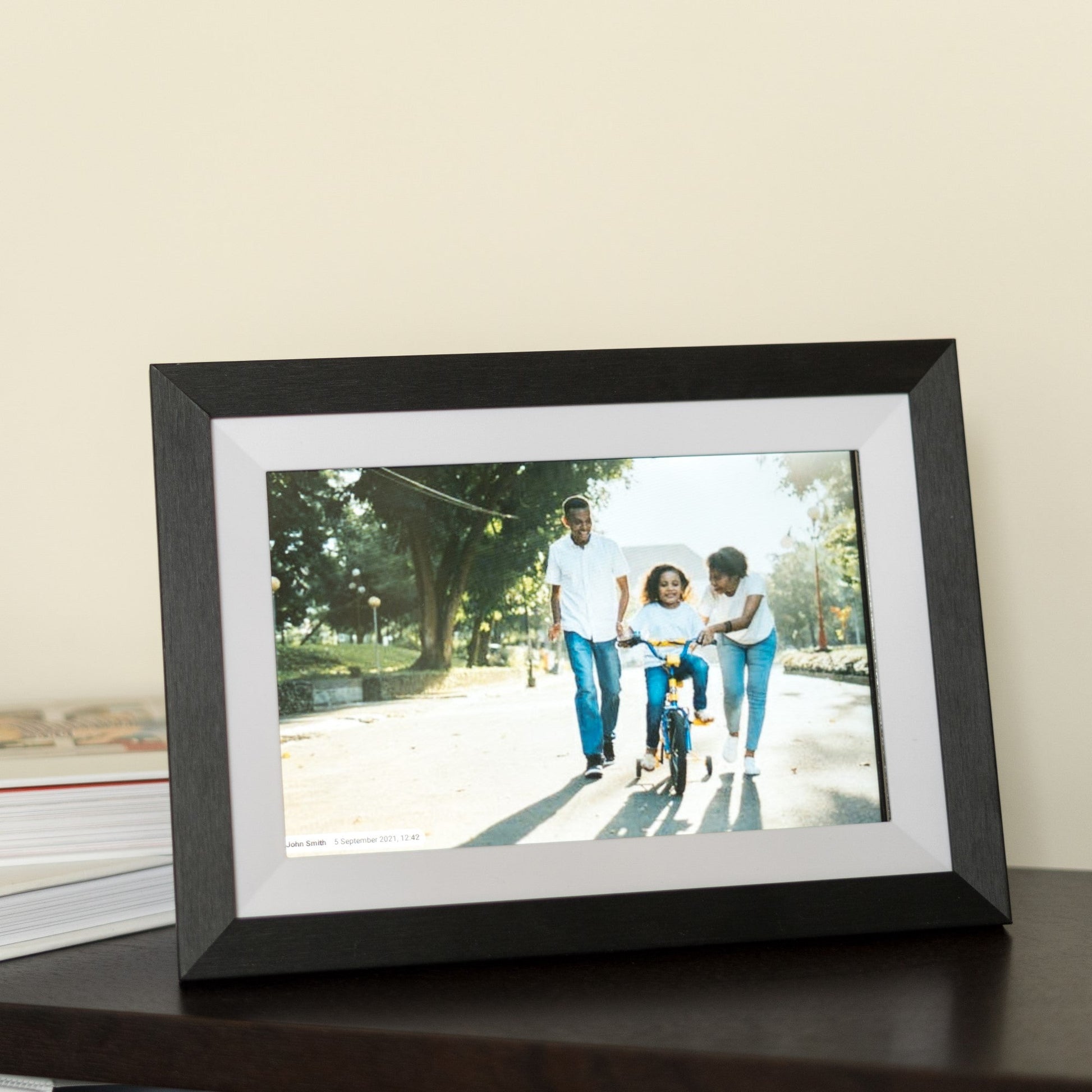 Connected Photo Frame - Concordia Style Boutique