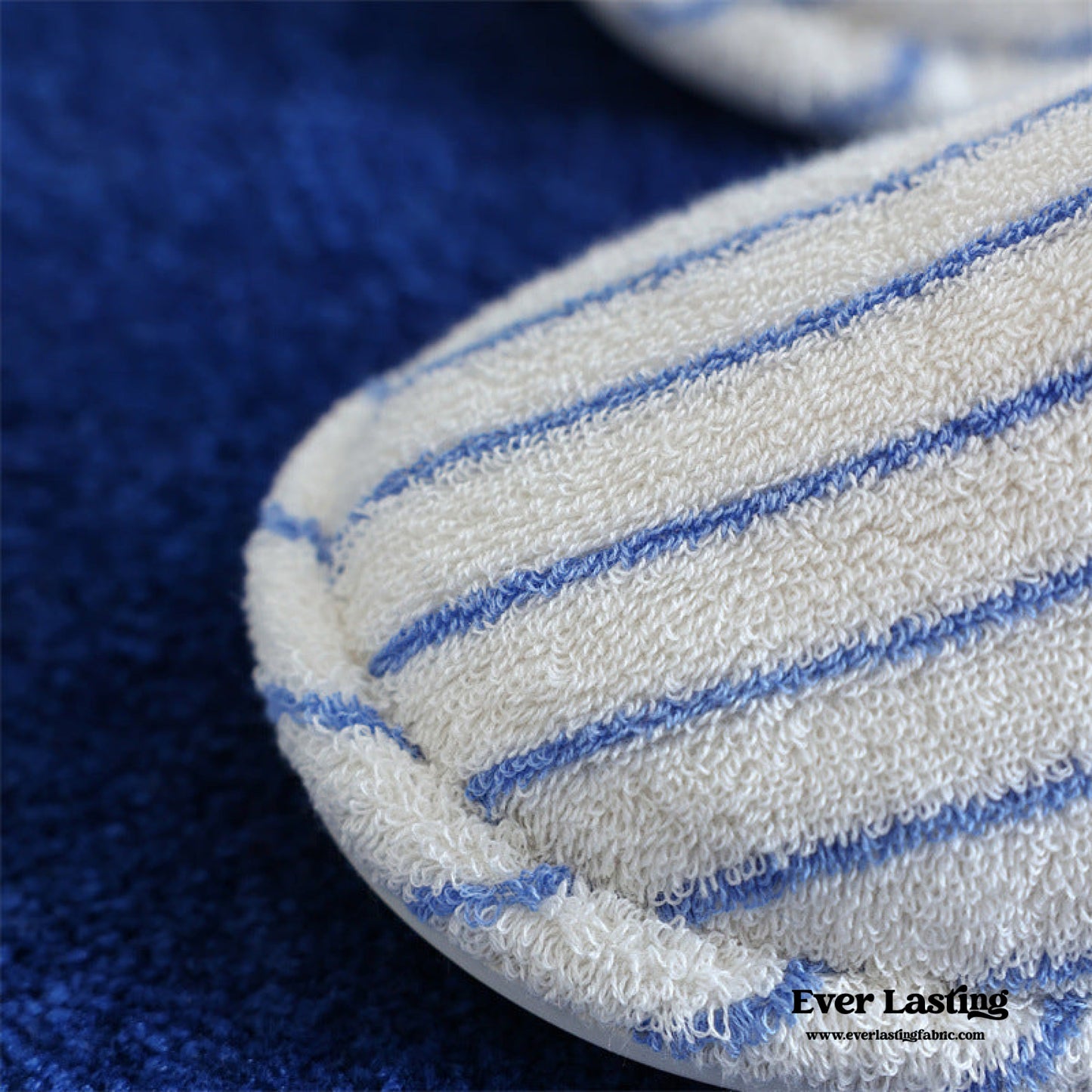 Thin Striped House Slippers / White