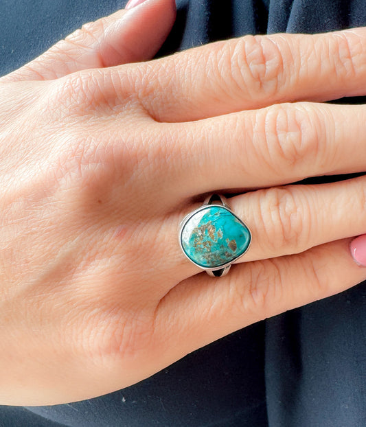 Oval Kingman Turquoise Ring - Concordia Style Boutique