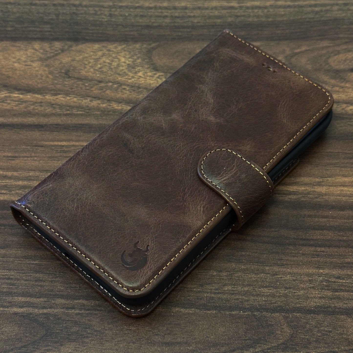 Vegas Premium Leather iPhone 15 Pro Wallet Case with MagSafe | Detachable RFID Blocking Luxury Wallet - Concordia Style Boutique