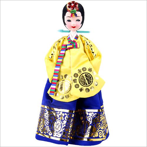 [DAMEUN KOREA] Korean Traditional Souvenir Hanbok(Traditional Korean Clothes) Doll (Court Lady, Small) - Premium Toy Figures & Playsets from DAMEUN KOREA - Just $28.60! Shop now at Concordia Style Boutique
